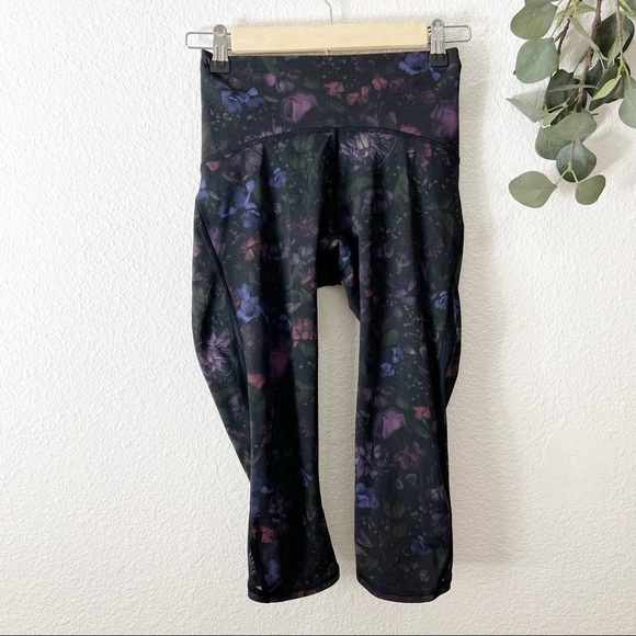 Lululemon- Train Times Crop 17” In Frozen Flourish Multi- 4 - Picture 3 of 11